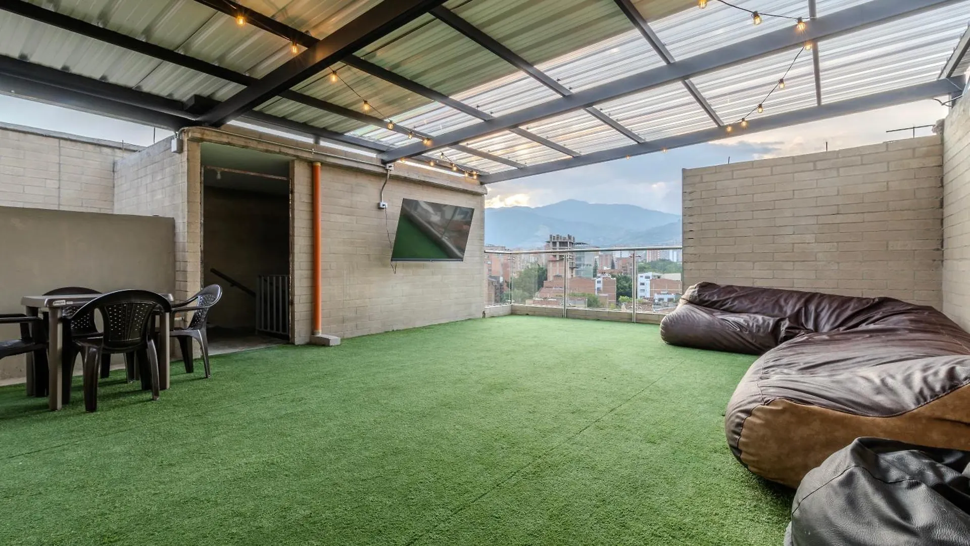 Apartamento 2Br Parqueadero Y Piscina 202 Medellín 0*,  Colombie