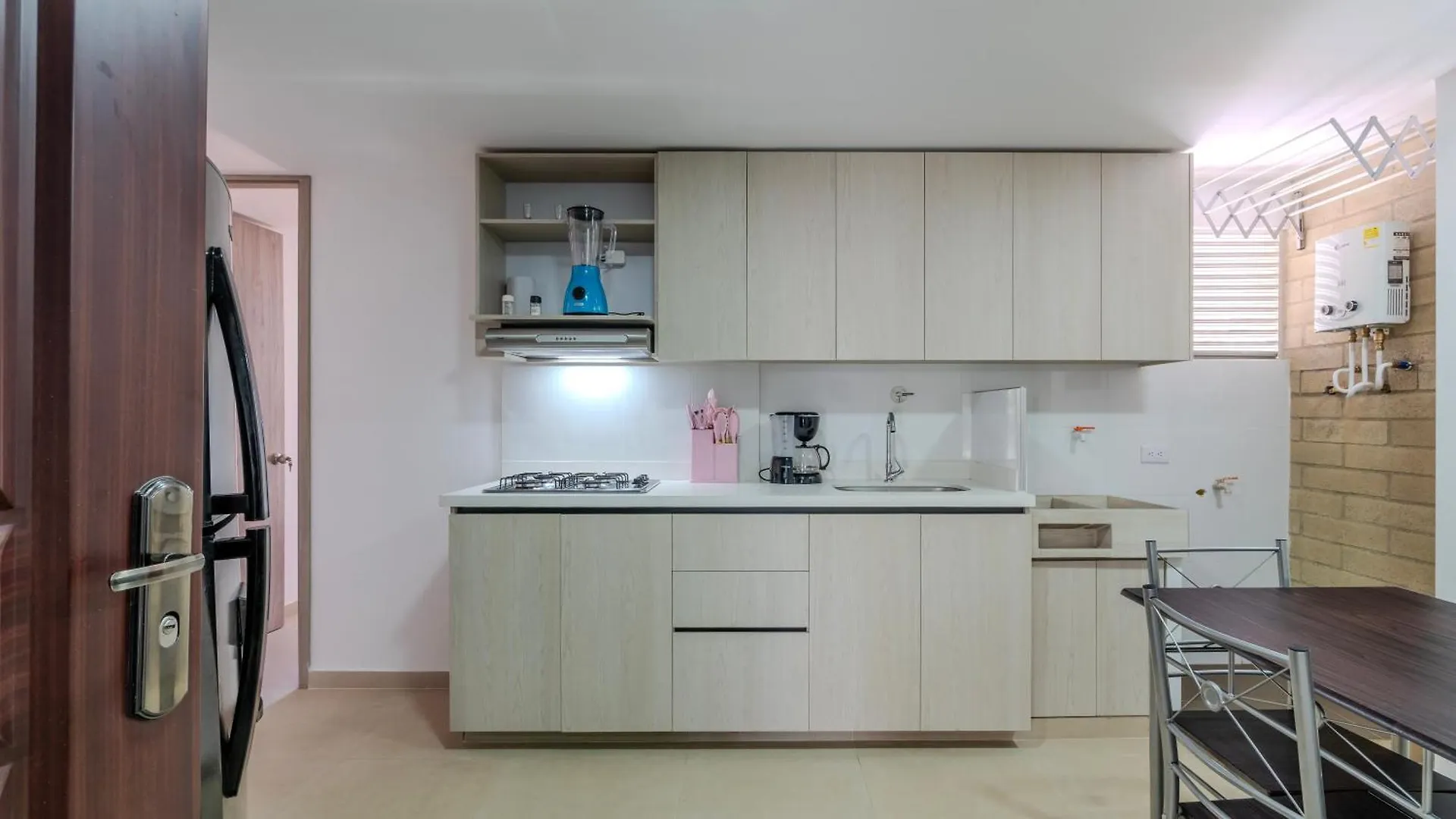 Apartamento 2Br Parqueadero Y Piscina 202 Medellín 0*,