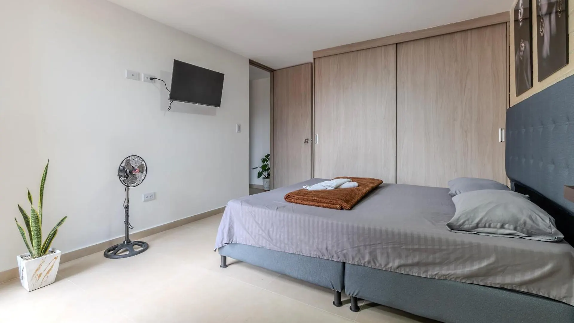 Apartamento 2Br Parqueadero Y Piscina 202 Medellín